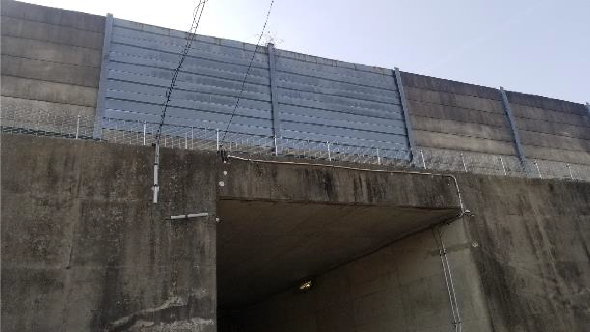 バリアングルフェンス施工事例 2